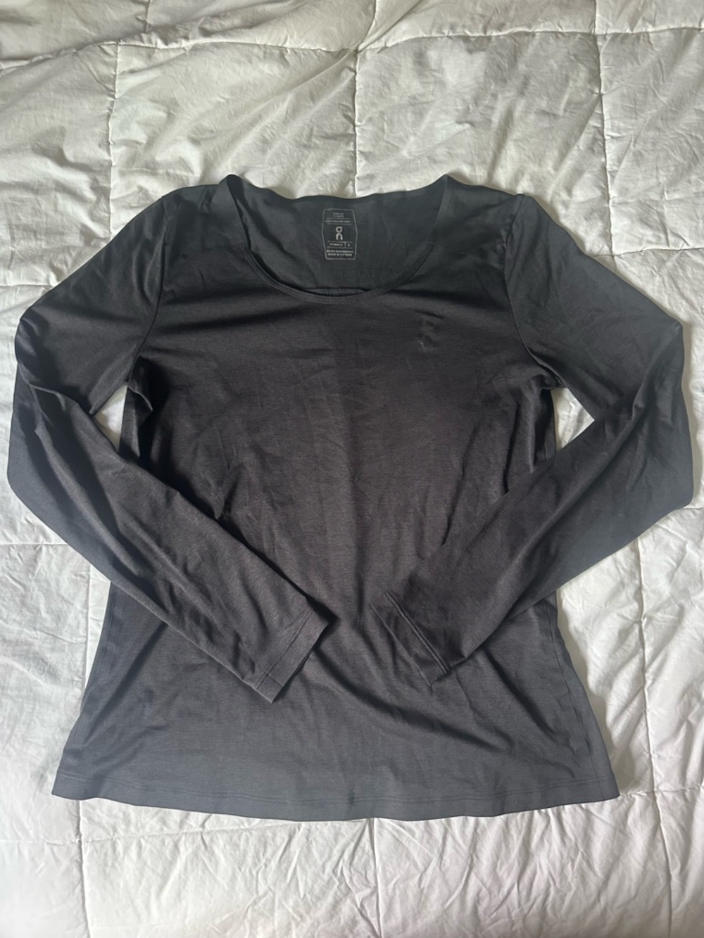 On Running Scoop Neck Long-Sleeve Tee
